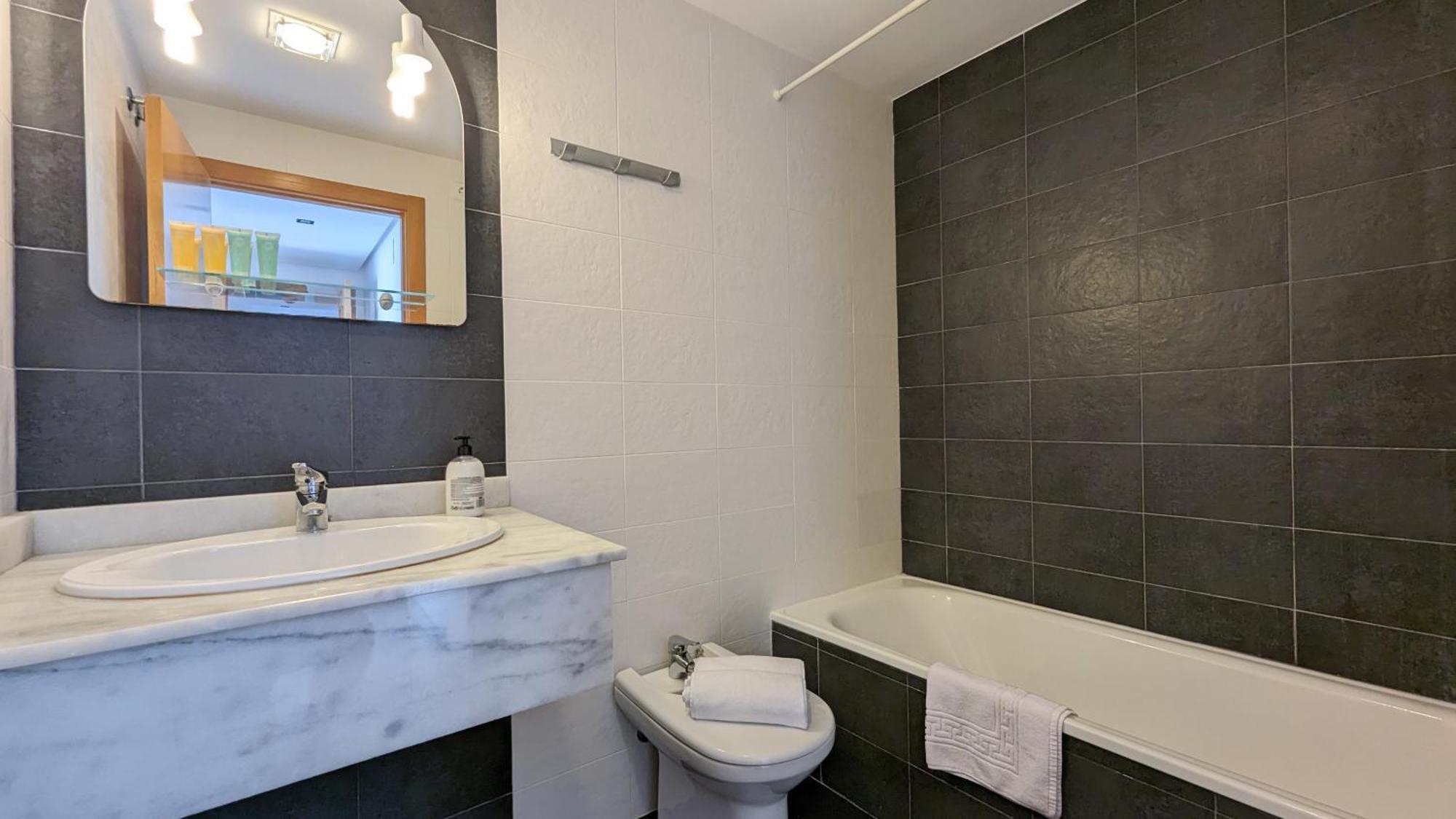 Torre Lugano Sea View Apartment Μπένιντορμ Εξωτερικό φωτογραφία